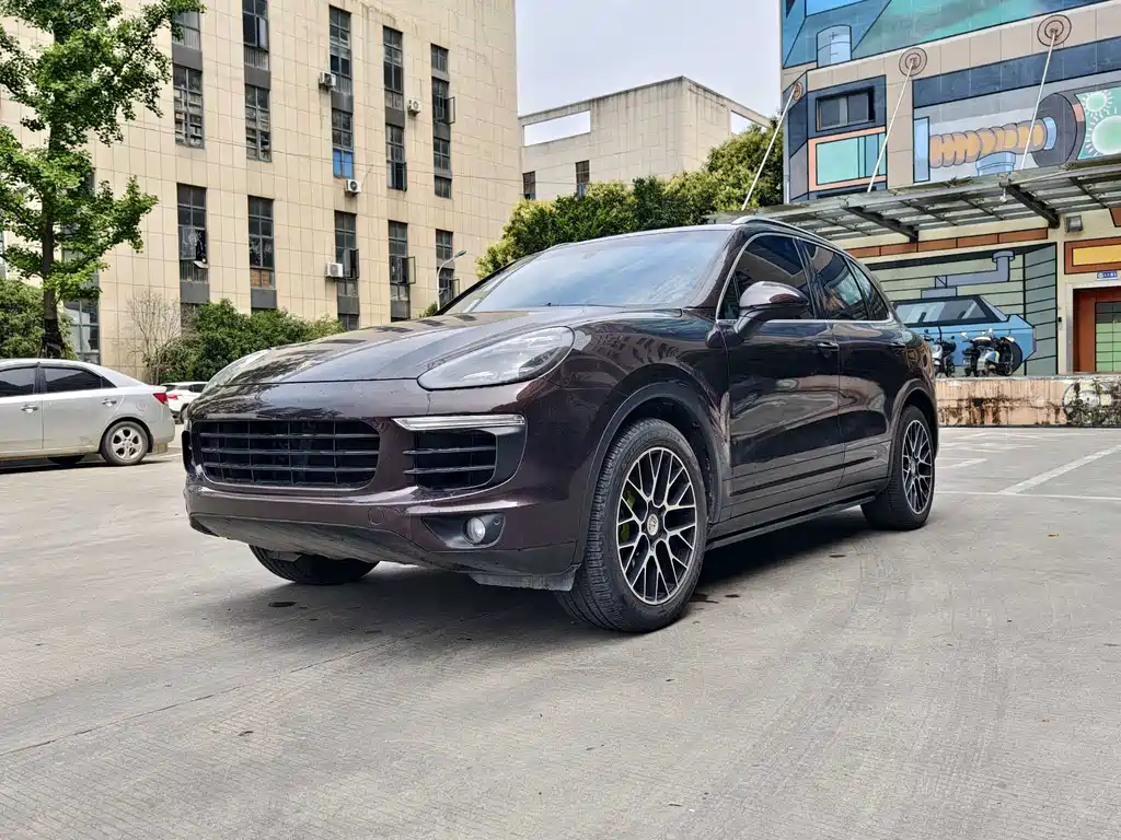 Porsche Cayenne 2017 — фото 1
