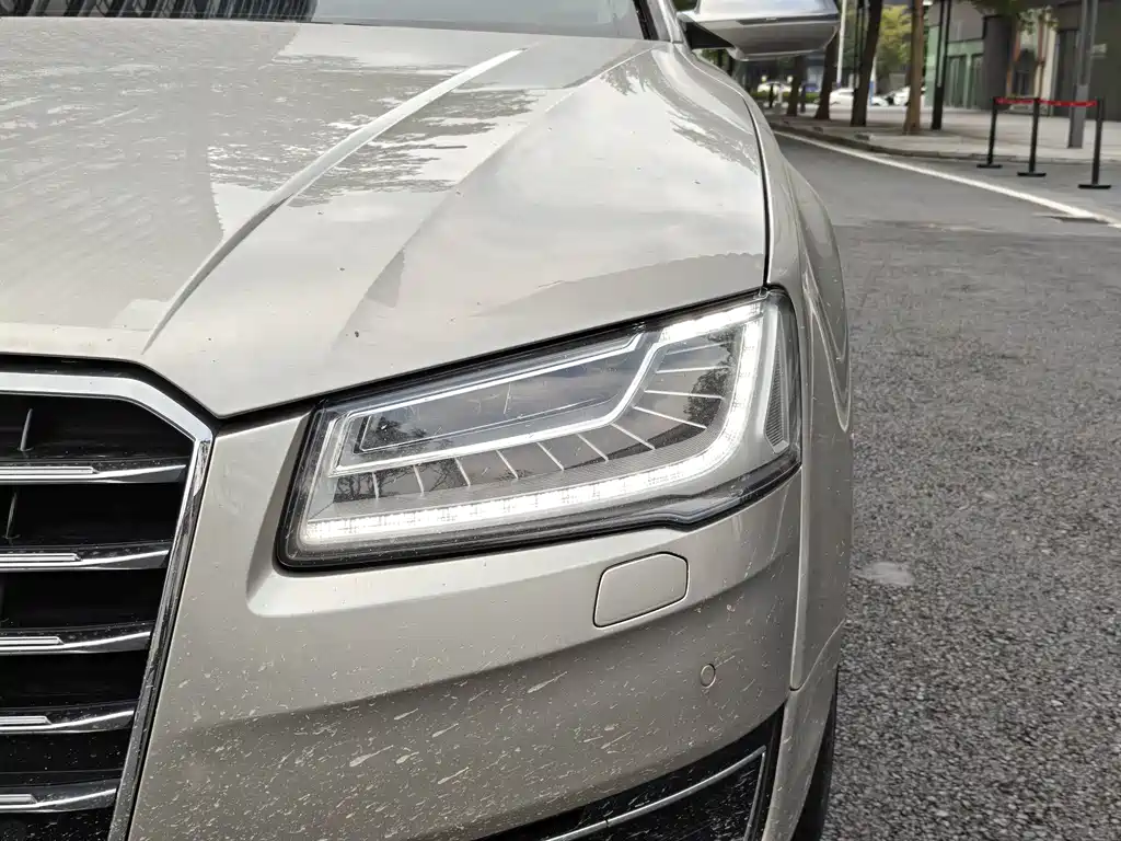 Audi A8 2015 — фото 12