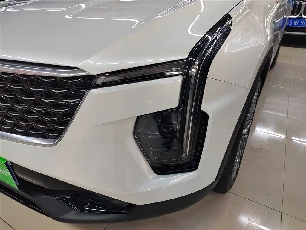 Cadillac XT4 2025 — фото 18