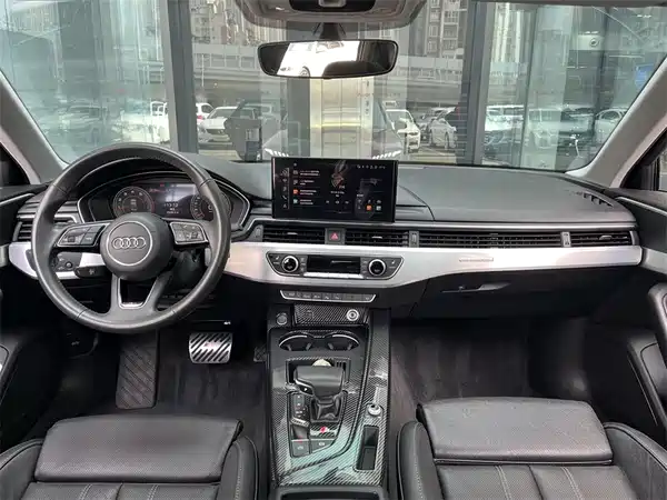 Audi A4L 2020