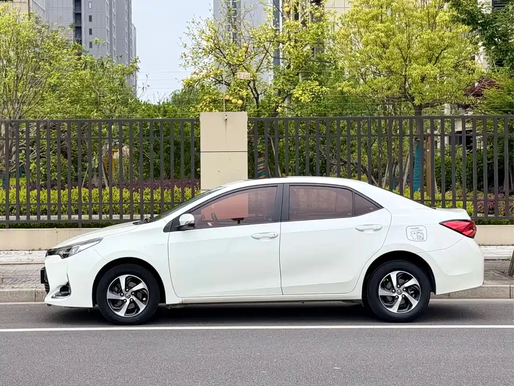 Toyota Levin 2017 — фото 3