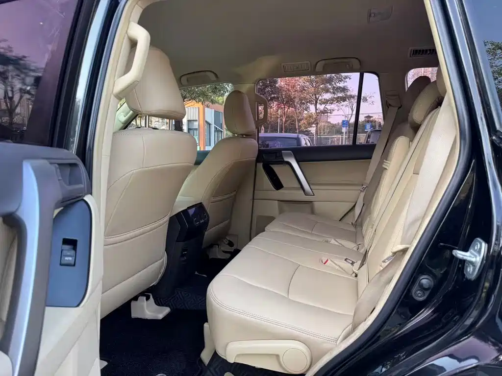 Toyota Prado 2016 — фото 15