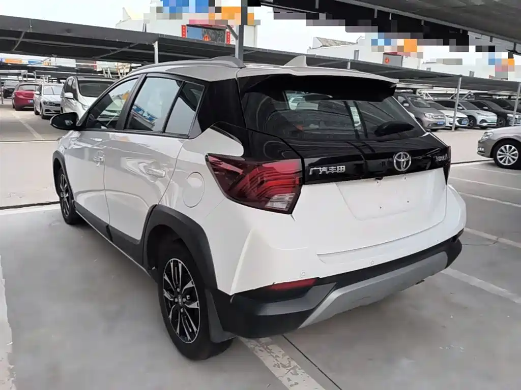 Toyota Yaris L 2021 — фото 5