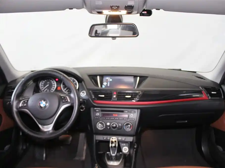 BMW X1 2015 — фото 10