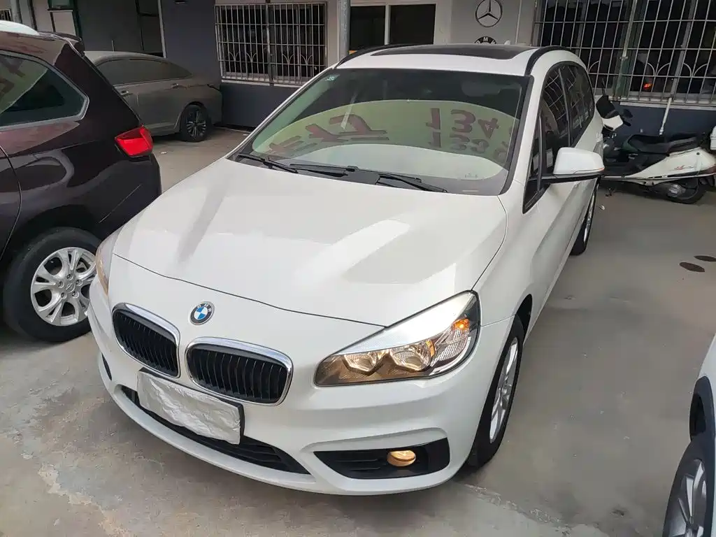BMW 2 Series Wagon 2016 — фото 1