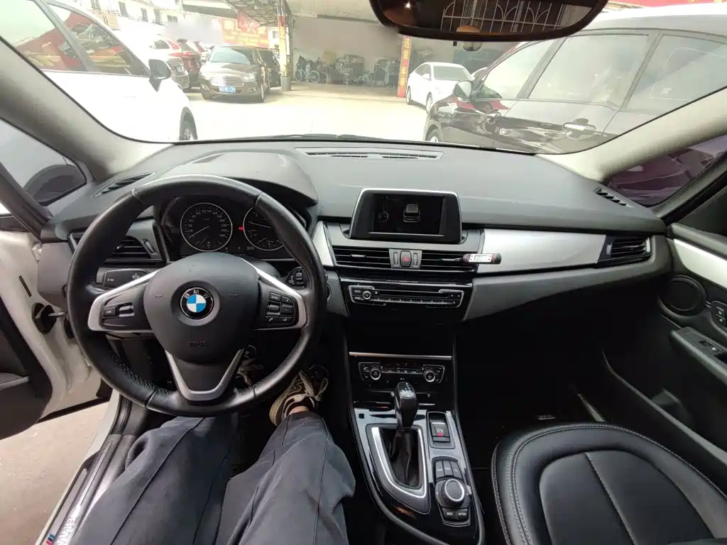 BMW 2 Series Wagon 2016 — фото 12