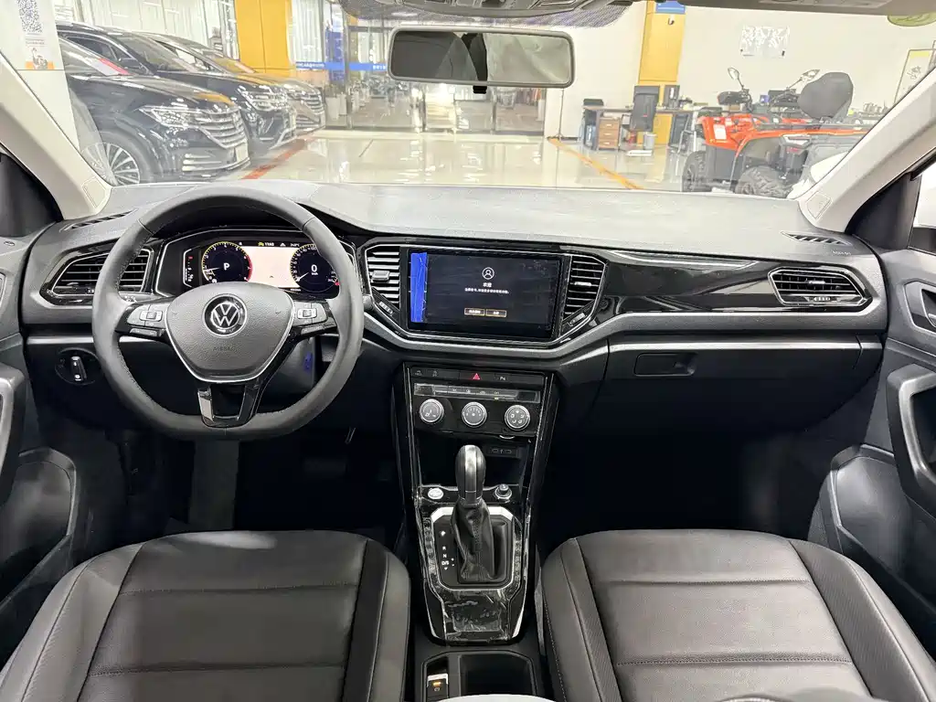 Volkswagen T-Roc 2023 — фото 12