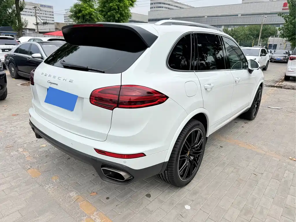 Porsche Cayenne 2017 — фото 14