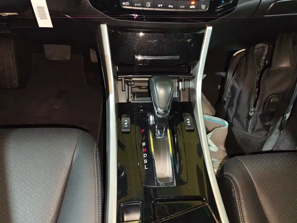 Honda Accord 2017 — фото 14