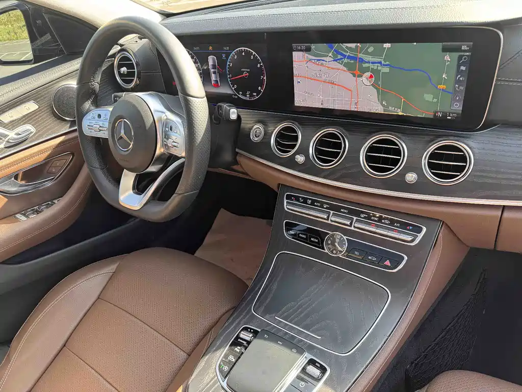 Mercedes-Benz E-Class 2019 — фото 23
