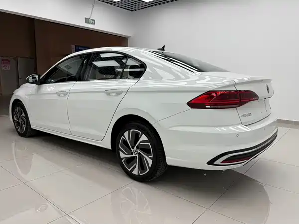 Volkswagen Bora 2023