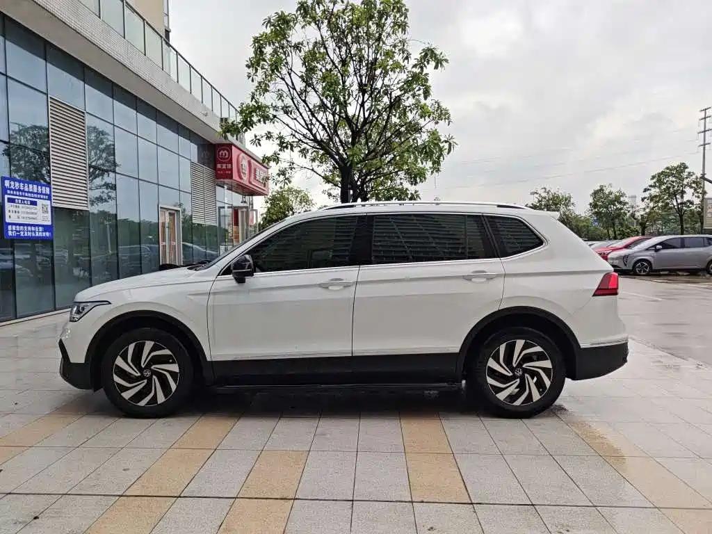 Volkswagen Tiguan L 2025 — фото 3