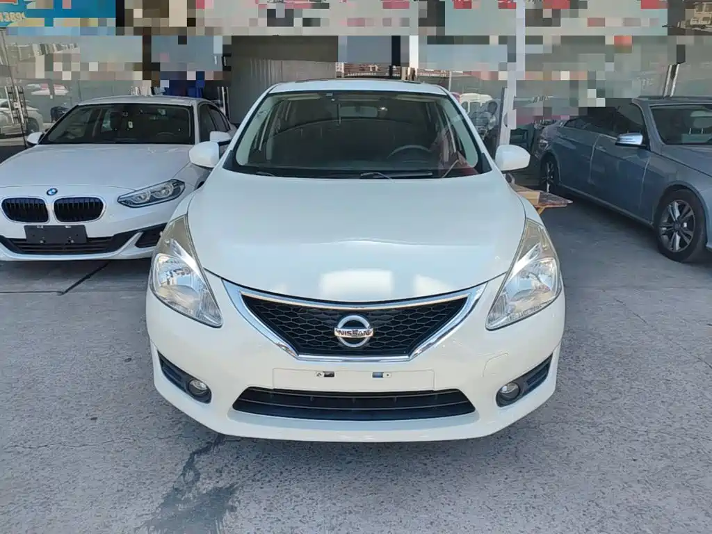 Nissan Tiida 2014