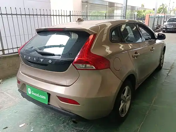 Volvo V40 2016