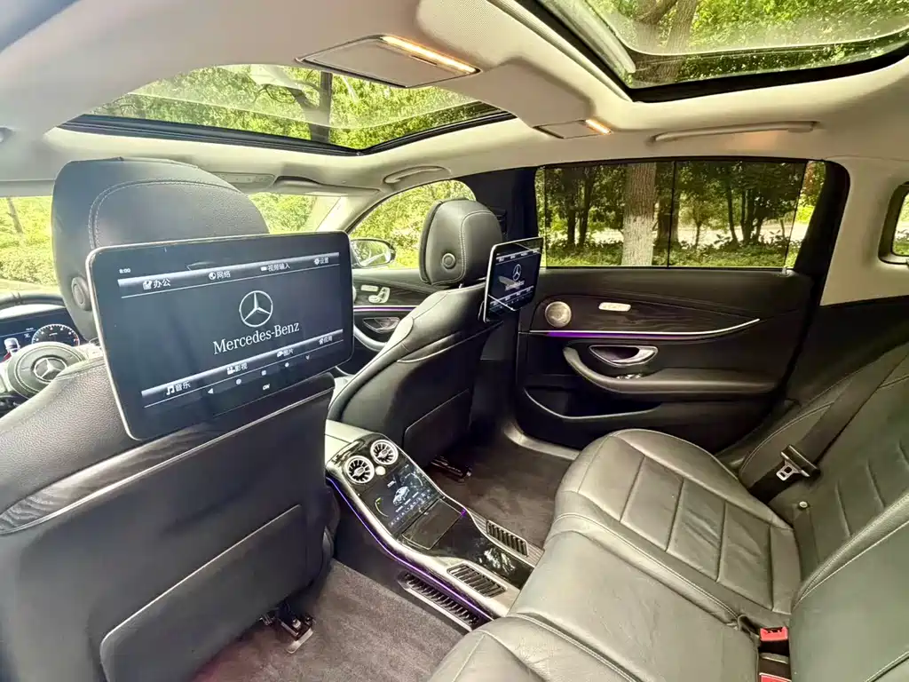Mercedes-Benz E-Class 2017 — фото 9