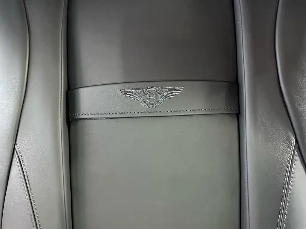 Bentley Flying Spur 2018 — фото 15