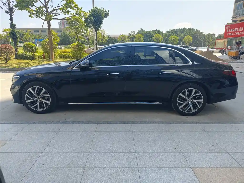 Mercedes-Benz E-Class 2024
