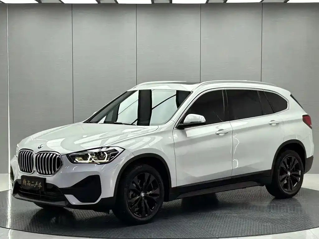 BMW X1 2021 — фото 1