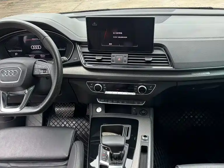 Audi Q5L 2022 — фото 10