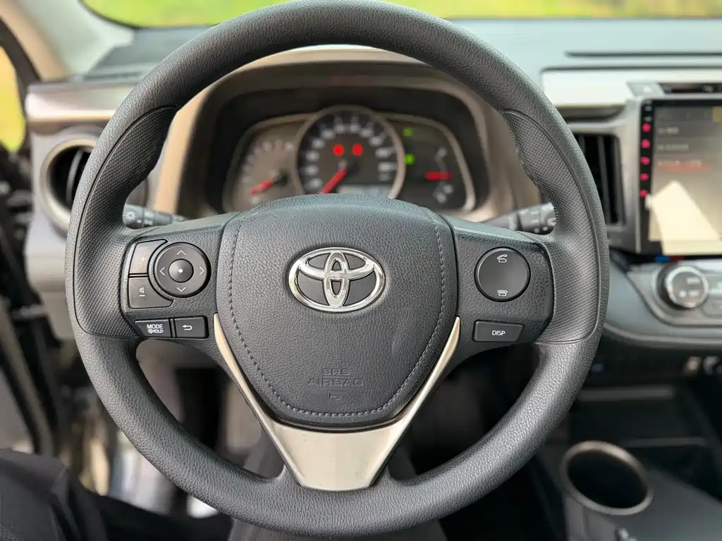 Toyota RAV4 2015 — фото 14