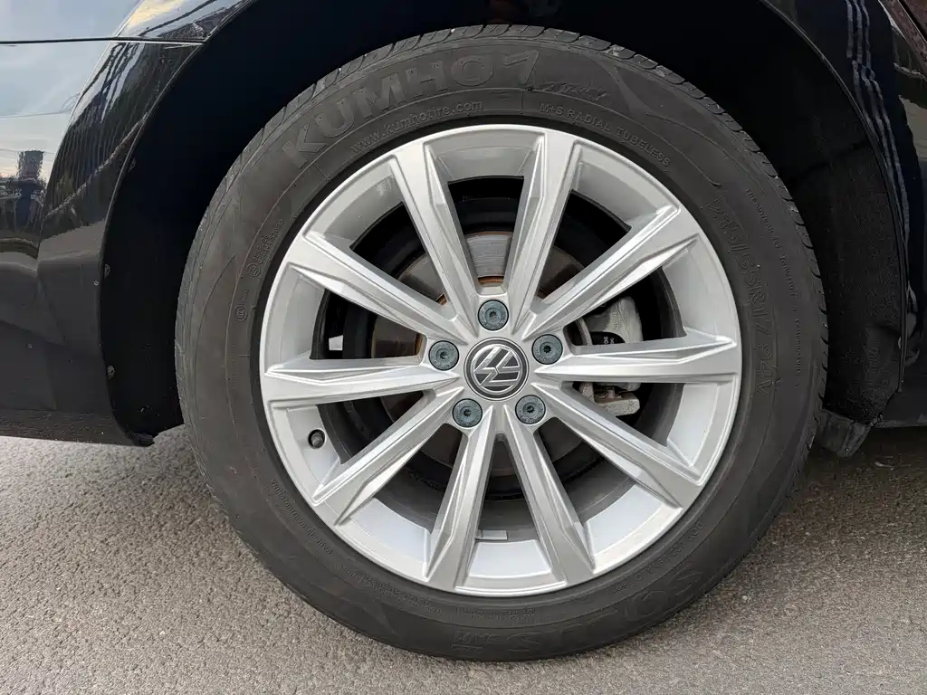 Volkswagen Passat 2018 — фото 13