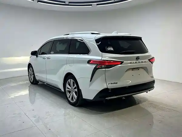 Toyota Sienna 2023