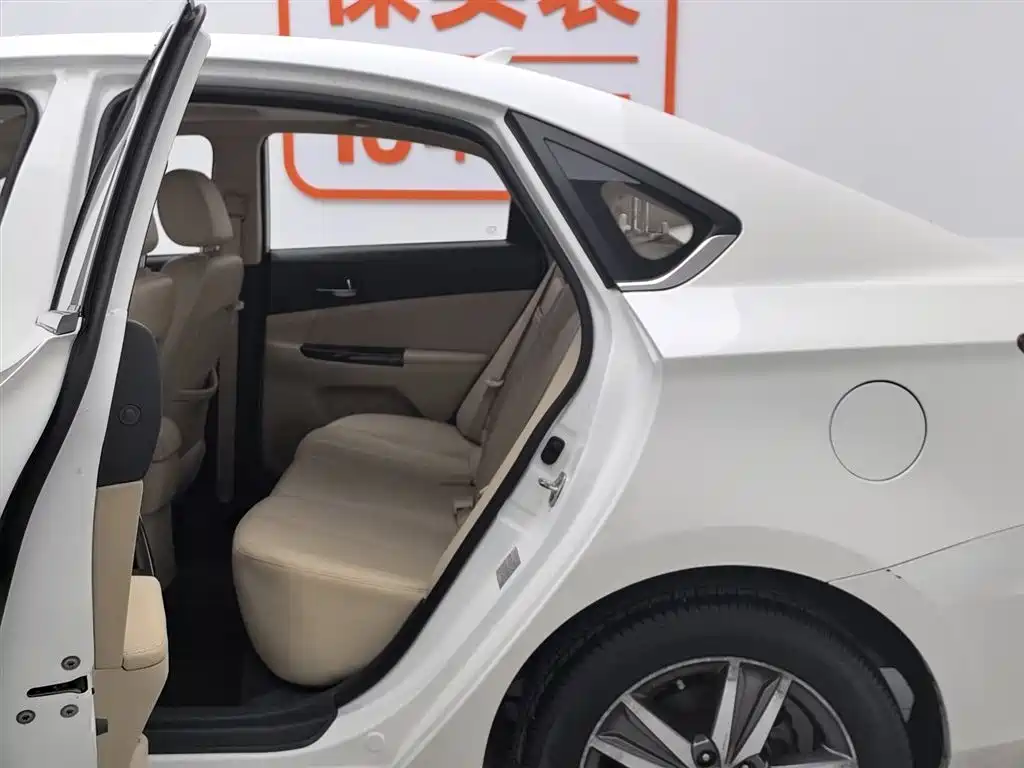 Changan Eado 2015 — фото 15