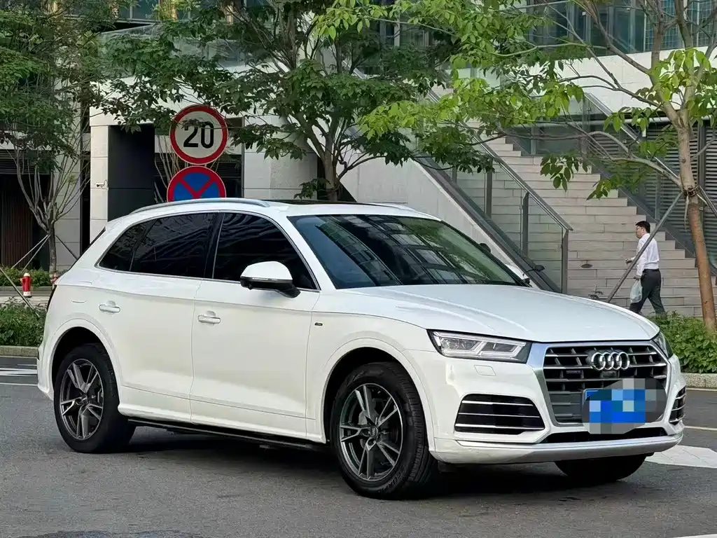 Audi Q5L 2021 — фото 19