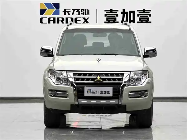 Mitsubishi Pajero 2020