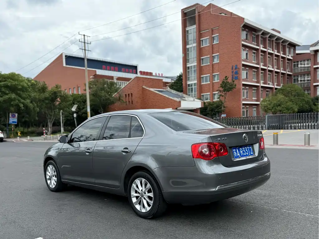 Volkswagen Sagitar 2011