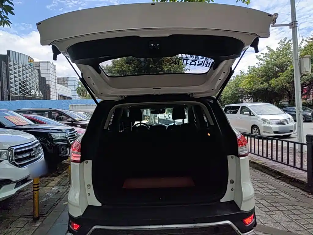Ford Kuga 2016 — фото 15