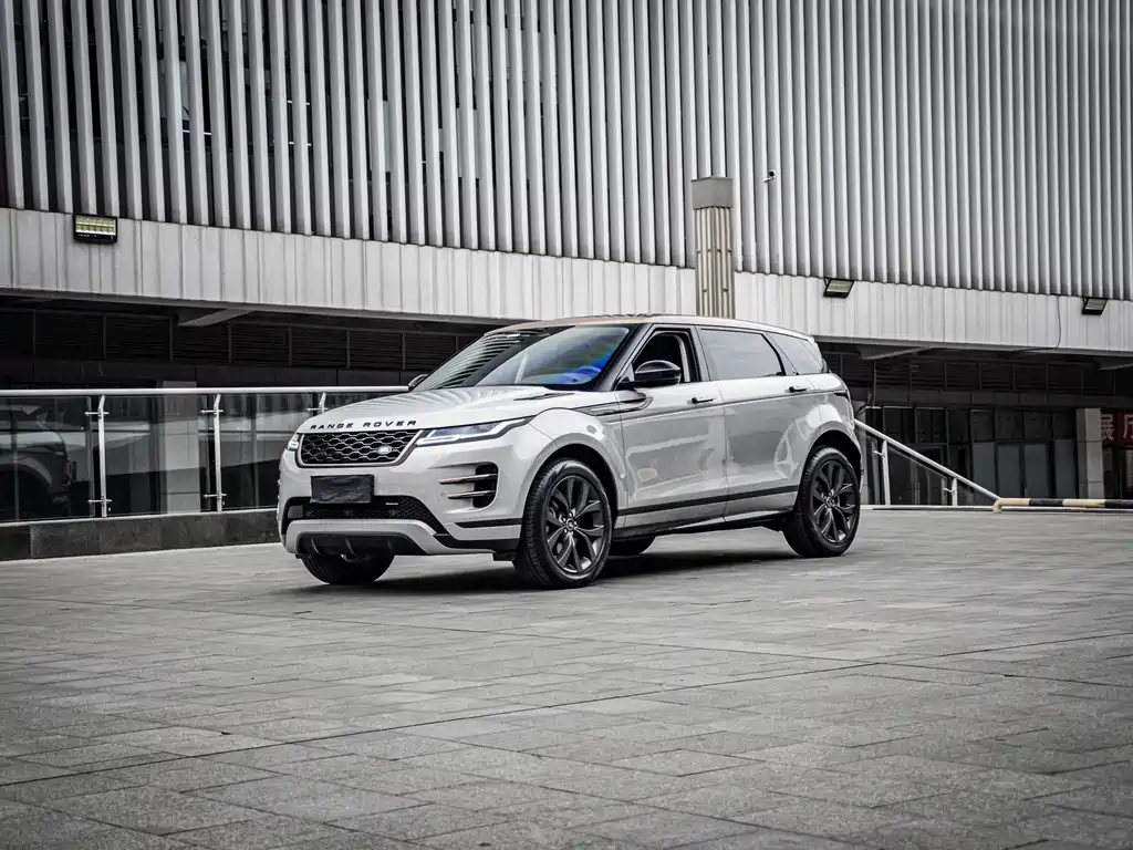 Land Rover Range Rover Evoque 2023 — фото 1