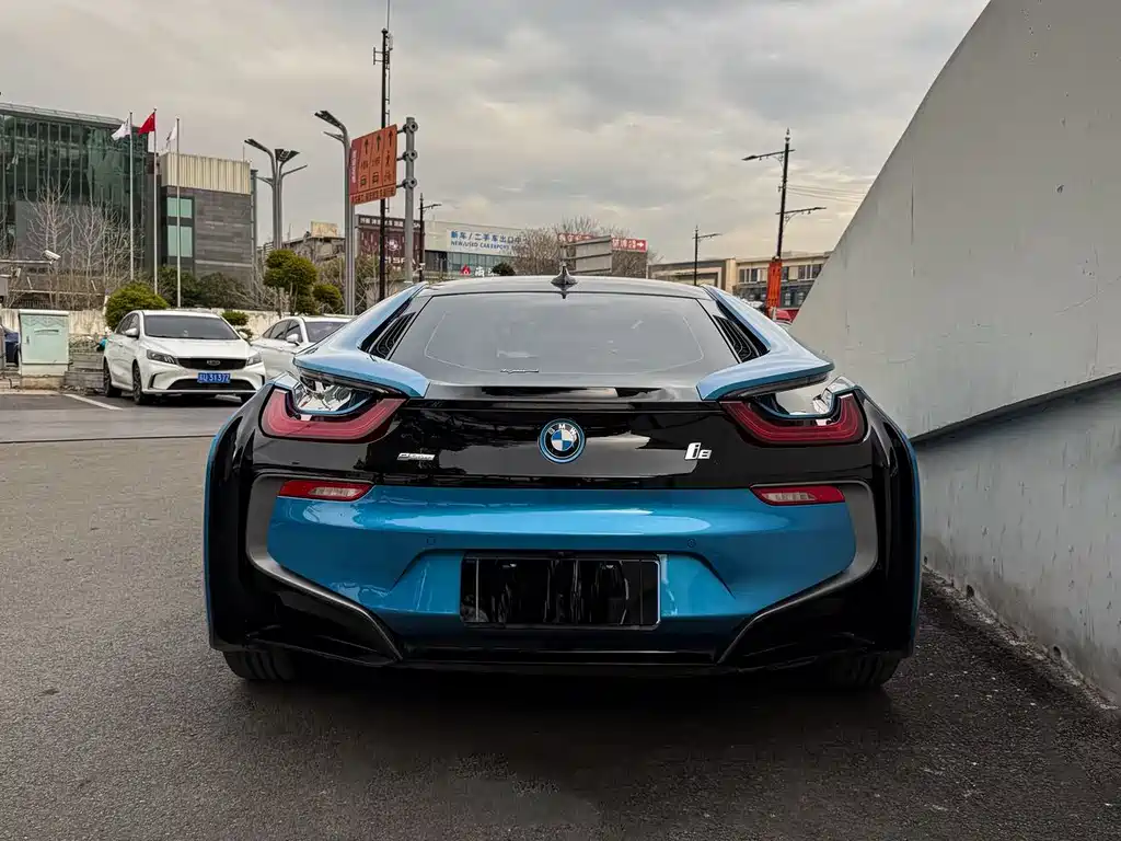 BMW i8 2017 — фото 4