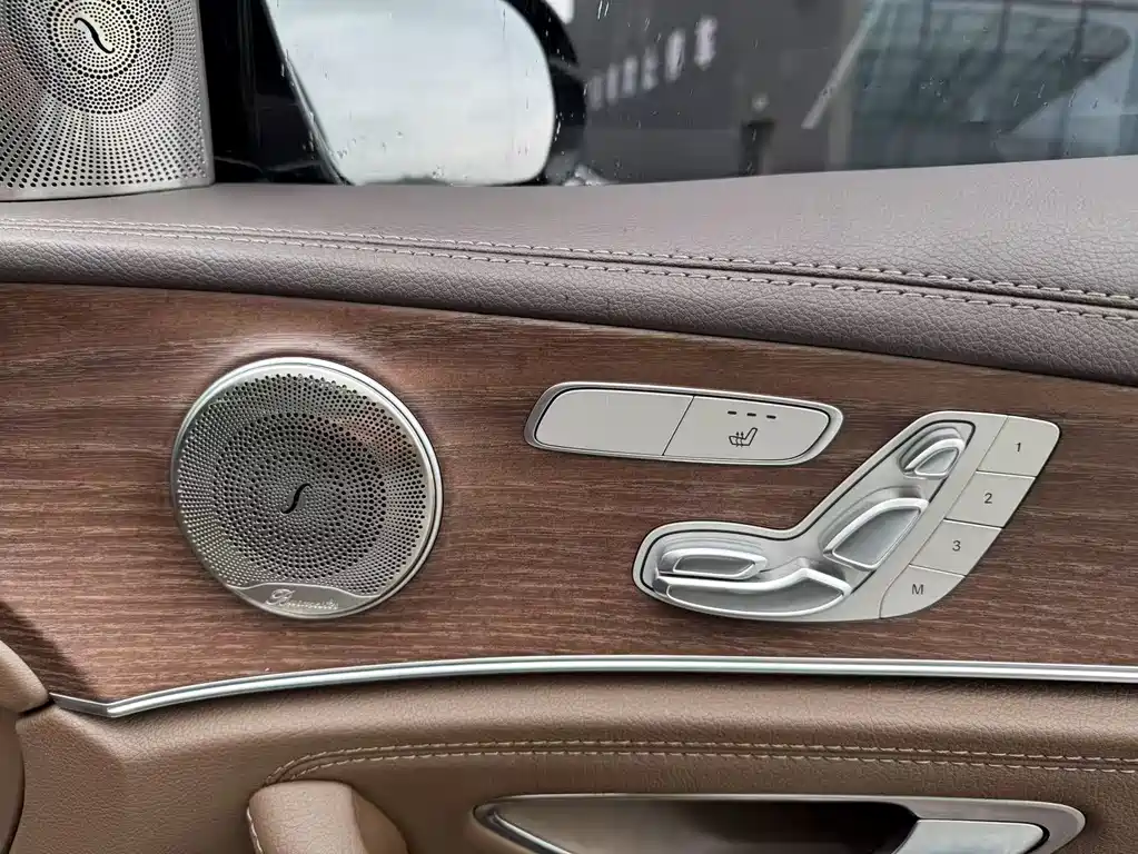 Mercedes-Benz E-Class 2023 — фото 22