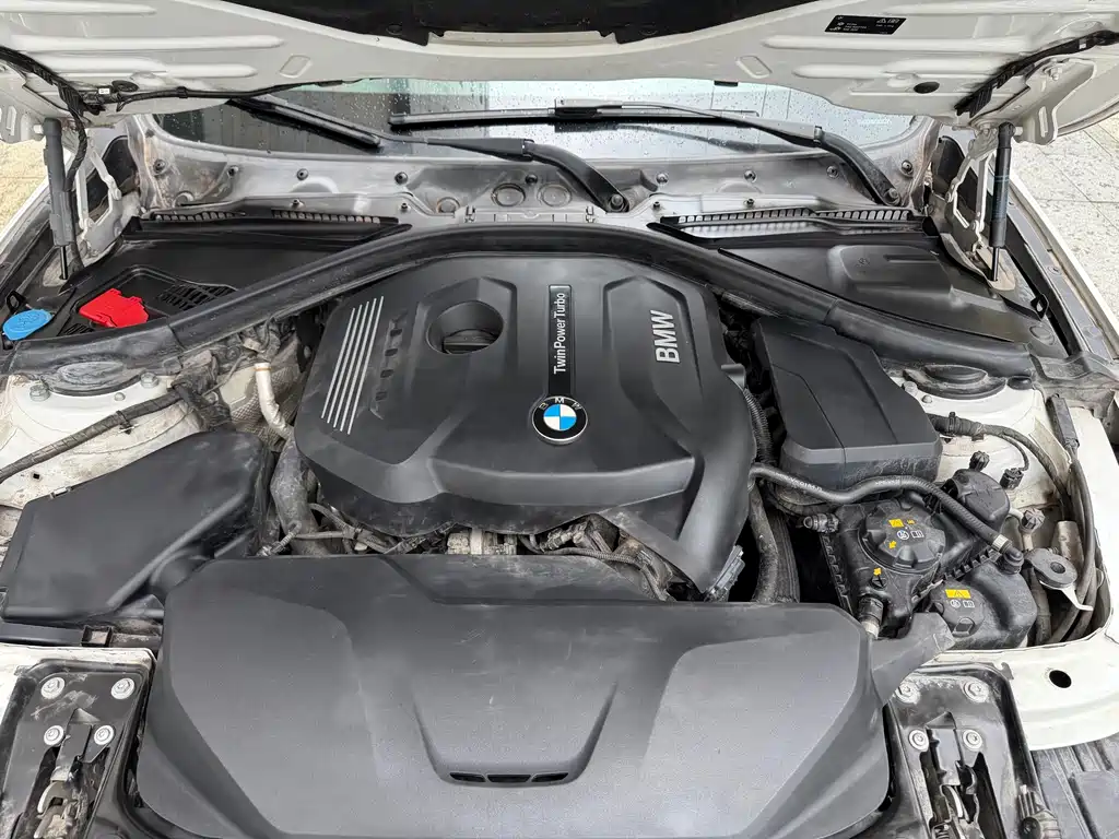 BMW 3 Series 2017 — фото 15