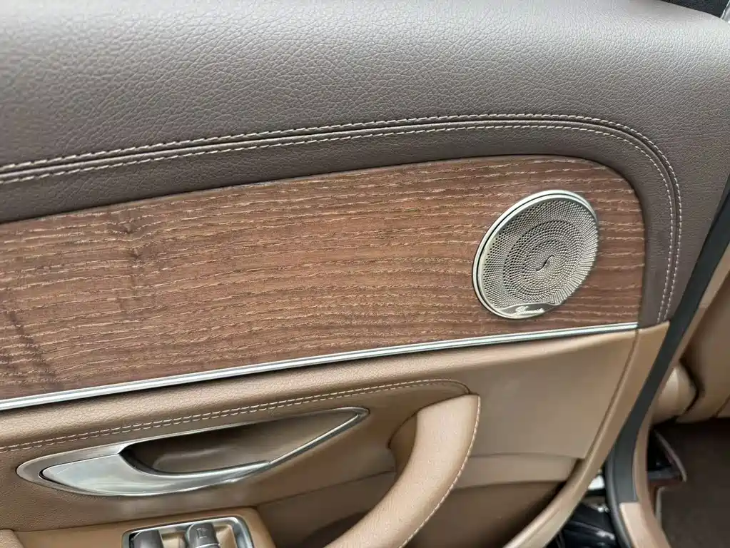 Mercedes-Benz E-Class 2023 — фото 16