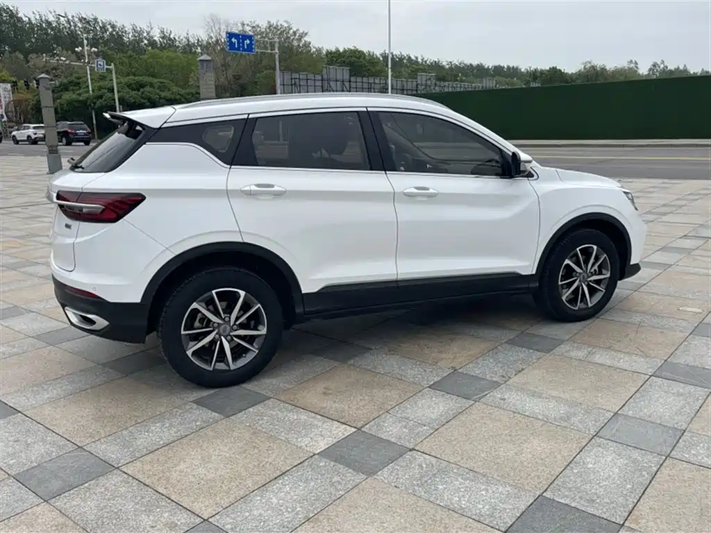 Geely Binyue 2021 — фото 12