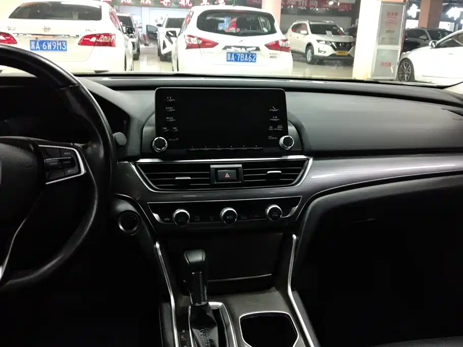 Honda Accord 2021 — фото 13