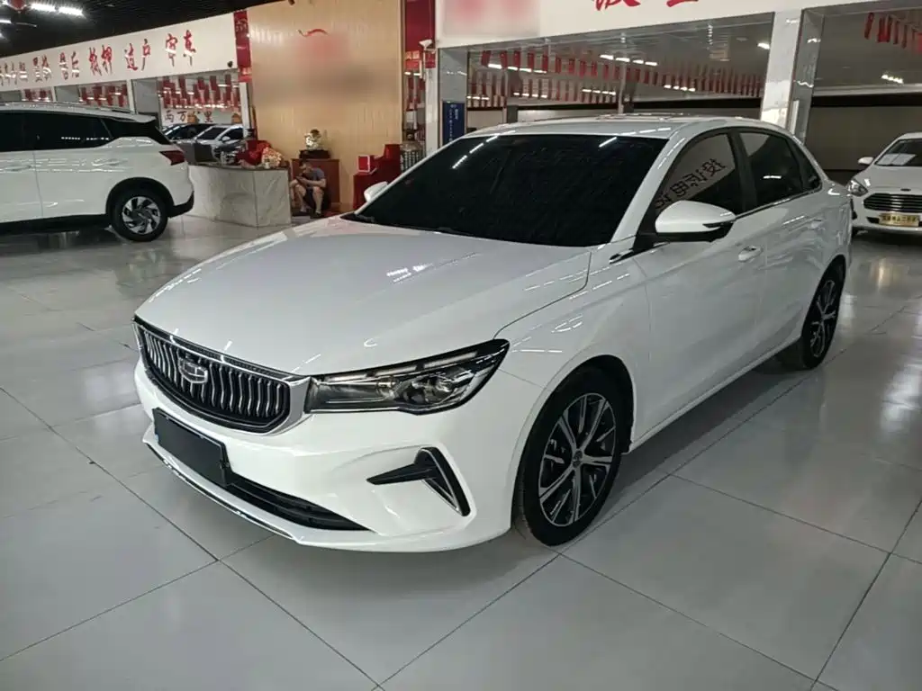 Geely Emgrand 2022