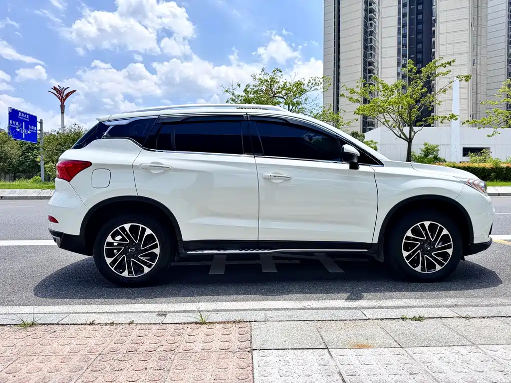 GAC Trumpchi GS4 2016 — фото 6