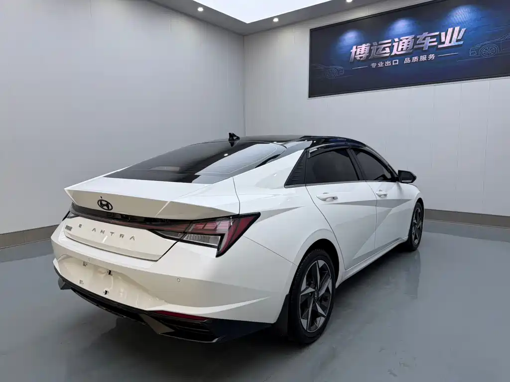 Hyundai Elantra 2023