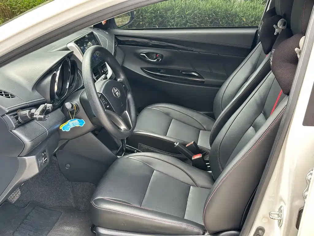 Toyota Yaris L 2022