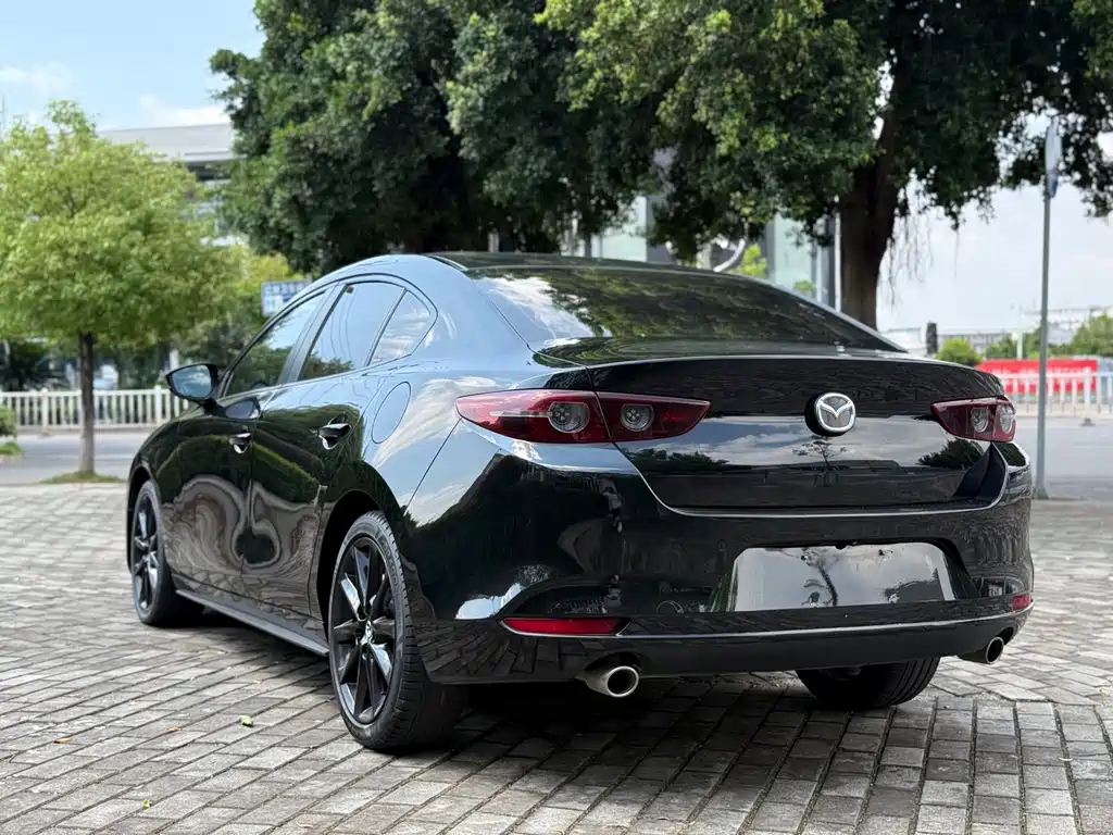 Mazda 3 Axela 2019 — фото 8