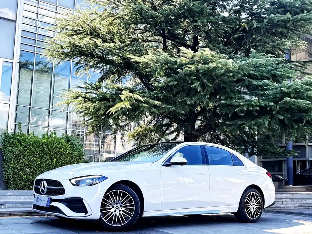 Mercedes-Benz C-Class 2024
