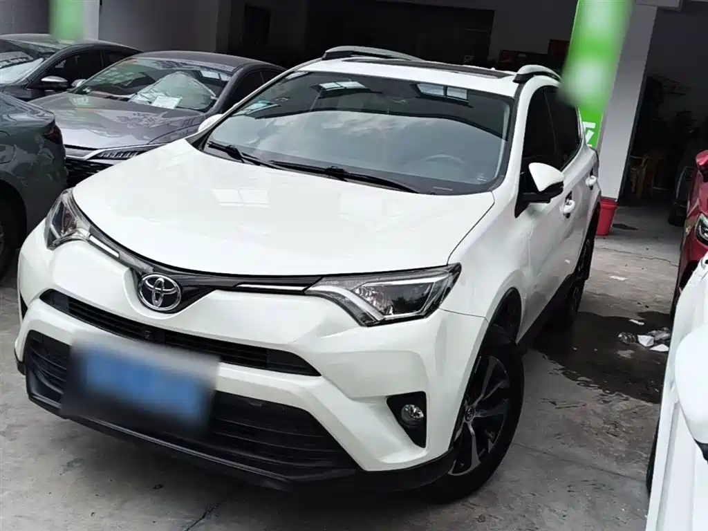Toyota RAV4 2019 — фото 1