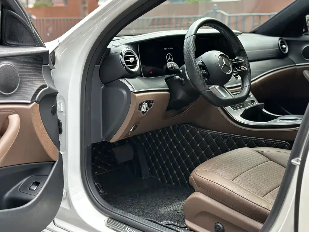 Mercedes-Benz E-Class 2022