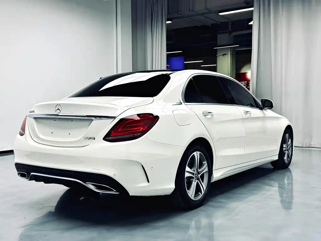 Mercedes-Benz C-Class 2019 — фото 17