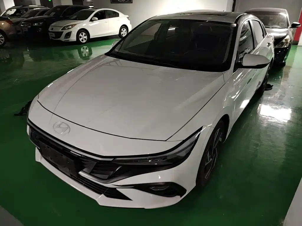 Hyundai Elantra 2024