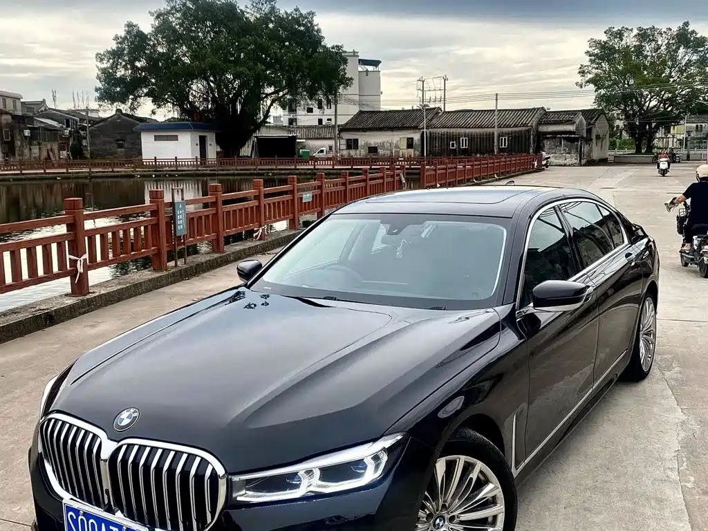 BMW 7 Series 2016 — фото 1