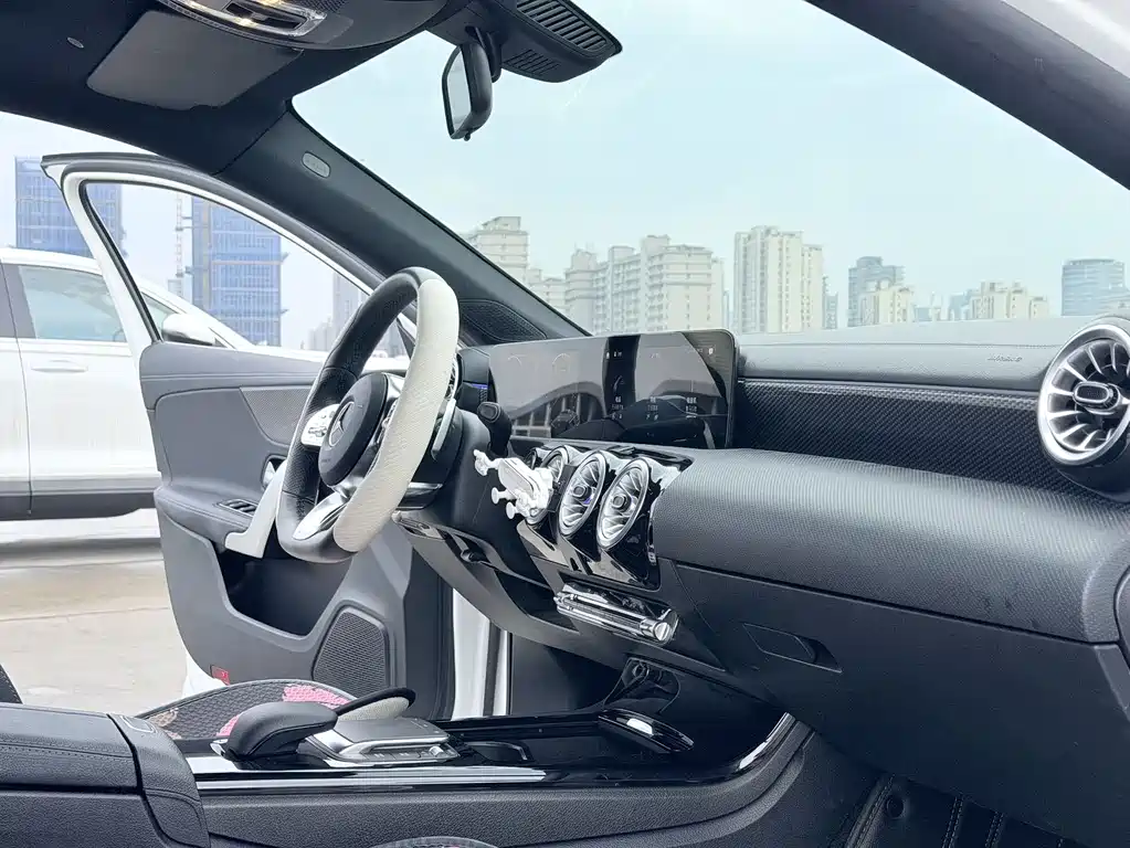 Mercedes-Benz A-Class 2022 — фото 8